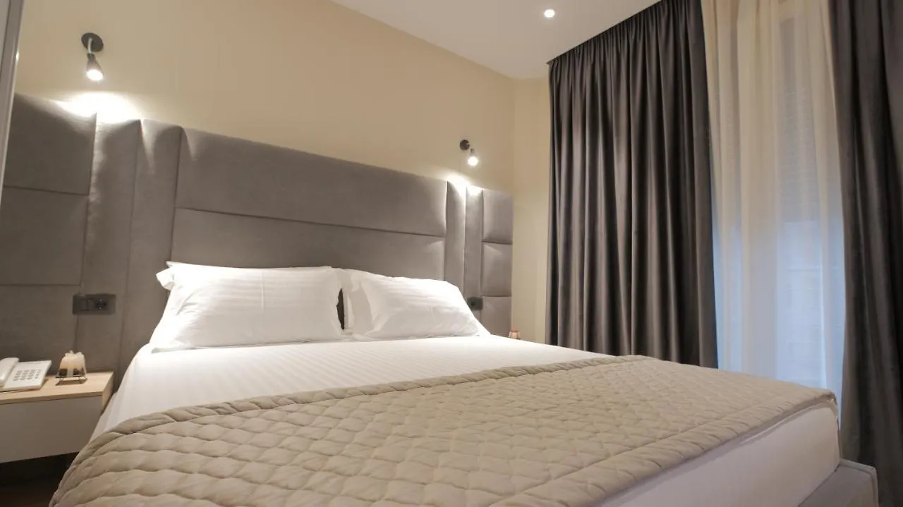 Granda Hotel Tirana 4*,  Albânia